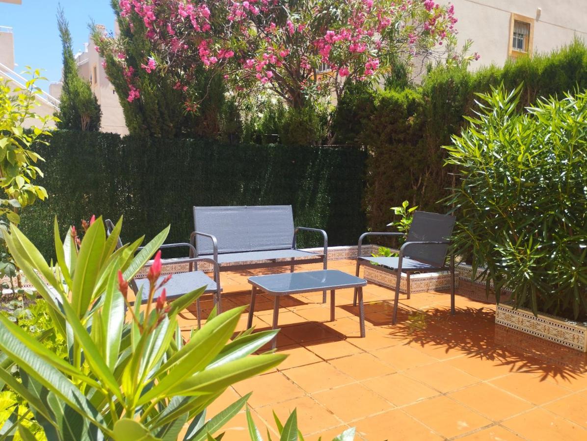 Torrevista Three Bedroom Apartment, Two Swimming Pools And Garage Torrevieja Eksteriør bilde